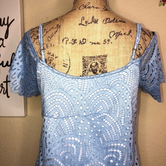 Boston Proper Baby Blue Crocheted Lace Lined Cold Shoulder Blouse Size Small - Picture 5 of 10